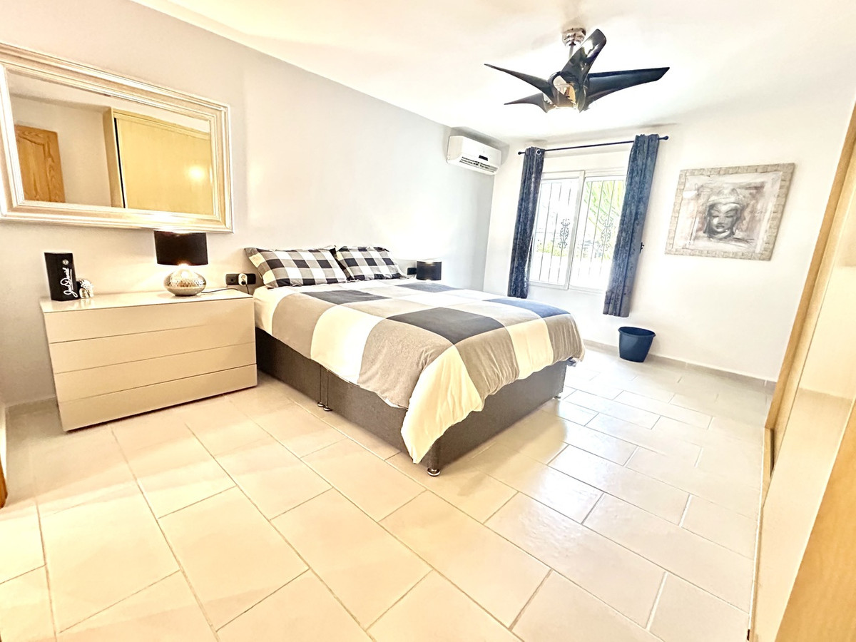 Vrijstaande Villa te koop in Catral | 4 slaapkamers H5380315