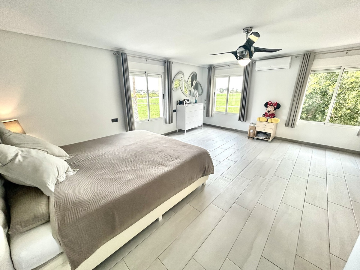 Vrijstaande Villa te koop in Catral | 4 slaapkamers H5380315