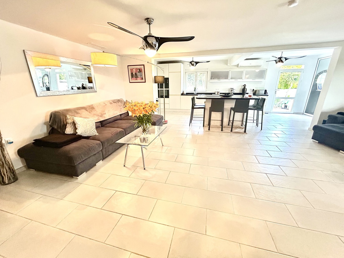 Vrijstaande Villa te koop in Catral | 4 slaapkamers H5380315