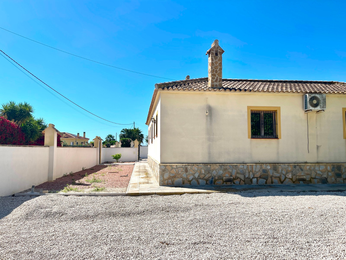 Vrijstaande Villa te koop in Catral | 4 slaapkamers H5390170