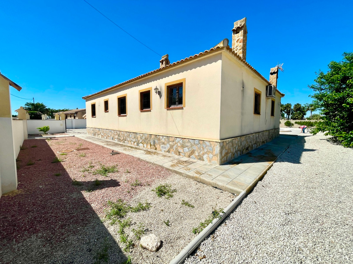 Vrijstaande Villa te koop in Catral | 4 slaapkamers H5390170