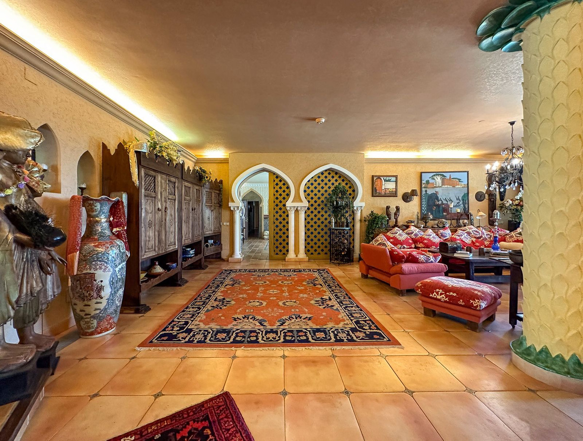 Vrijstaande Villa in Cerros del Aguila-11