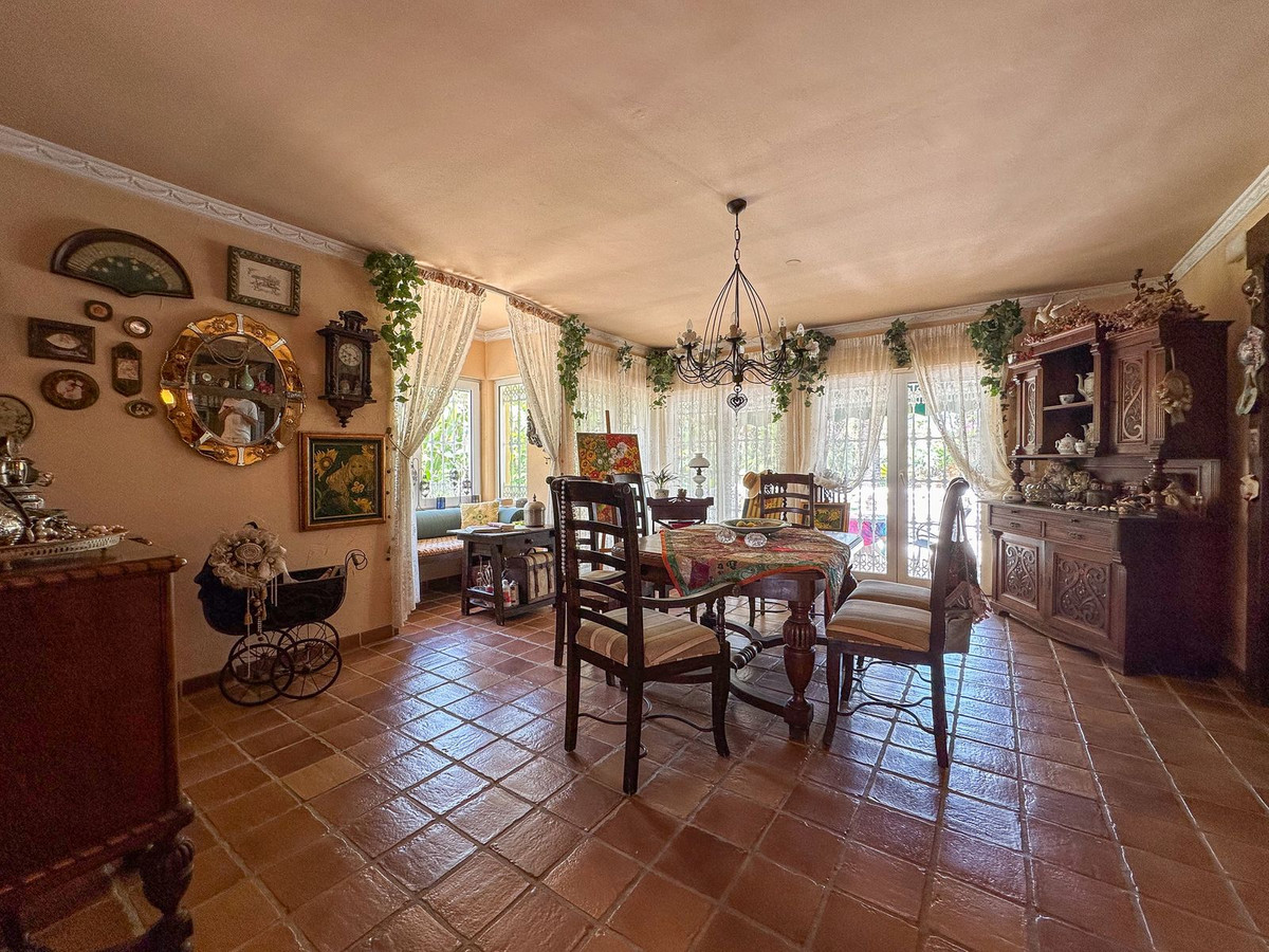 Vrijstaande Villa in Cerros del Aguila-19