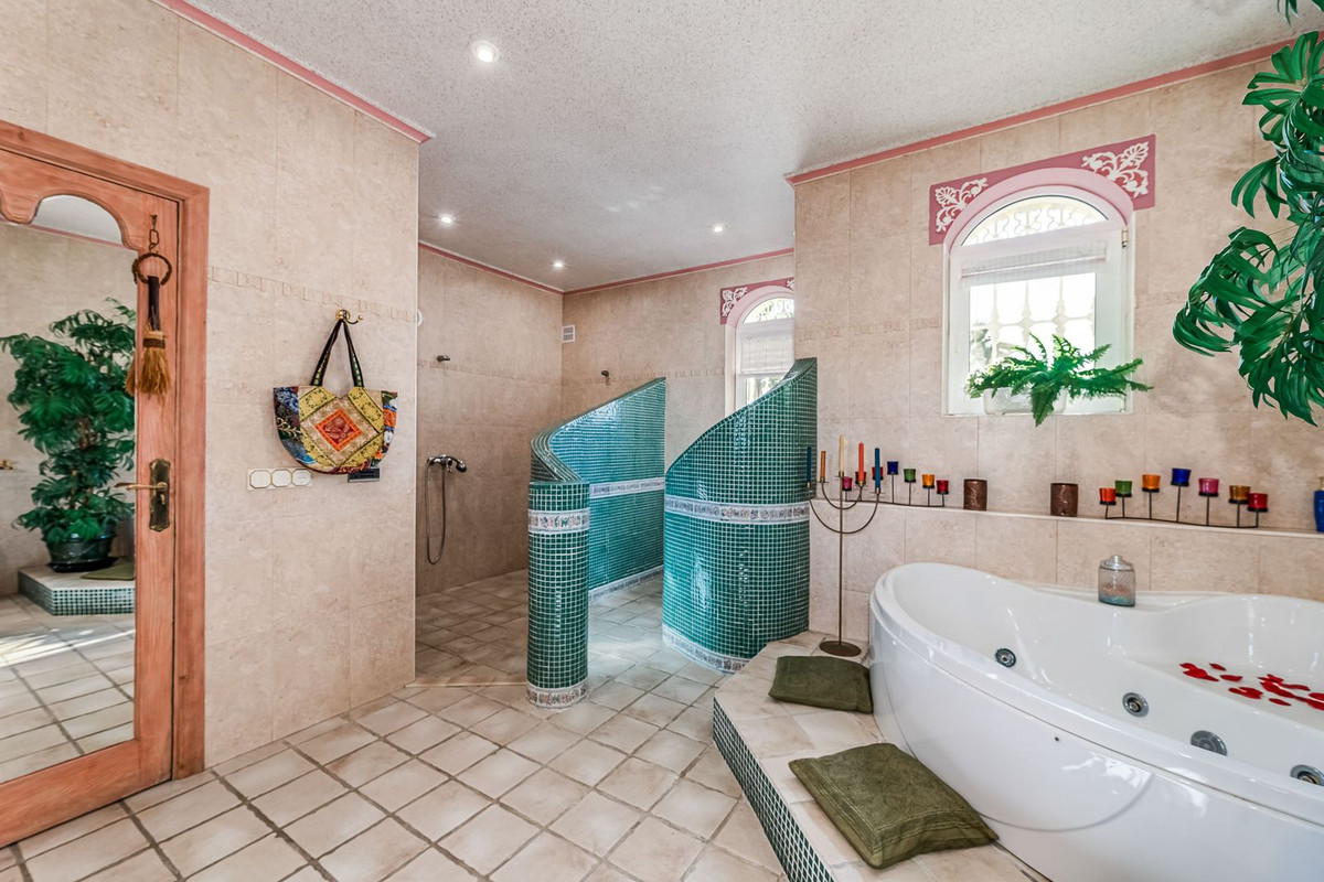 Vrijstaande Villa in Cerros del Aguila-31