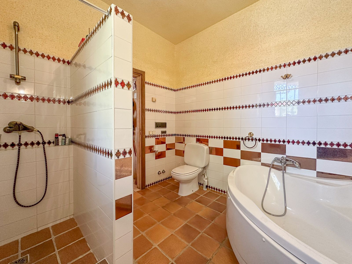 Vrijstaande Villa in Cerros del Aguila-34