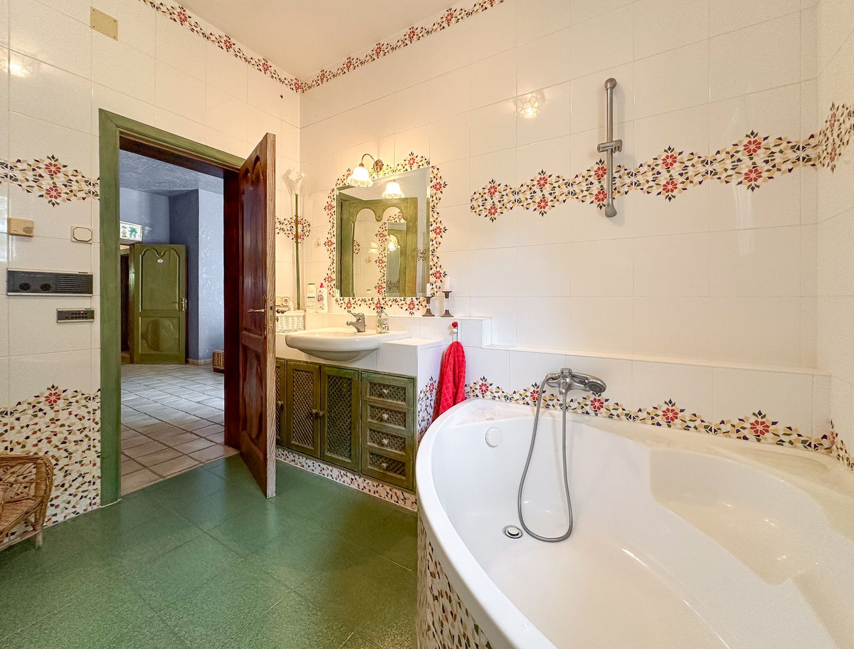 Vrijstaande Villa in Cerros del Aguila-36