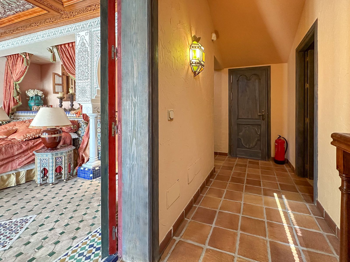 Vrijstaande Villa in Cerros del Aguila-38