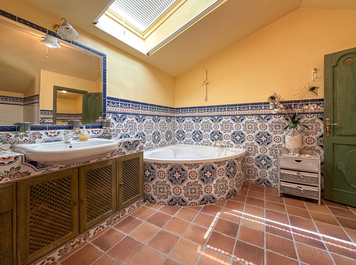 Vrijstaande Villa in Cerros del Aguila-41