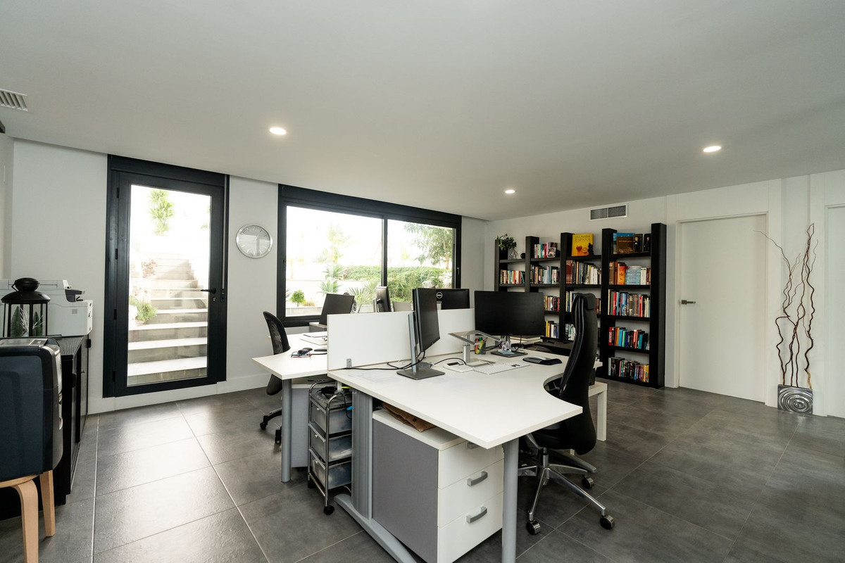 Huis te koop in Cerros del Aguila | 3 slaapkamers H4889566