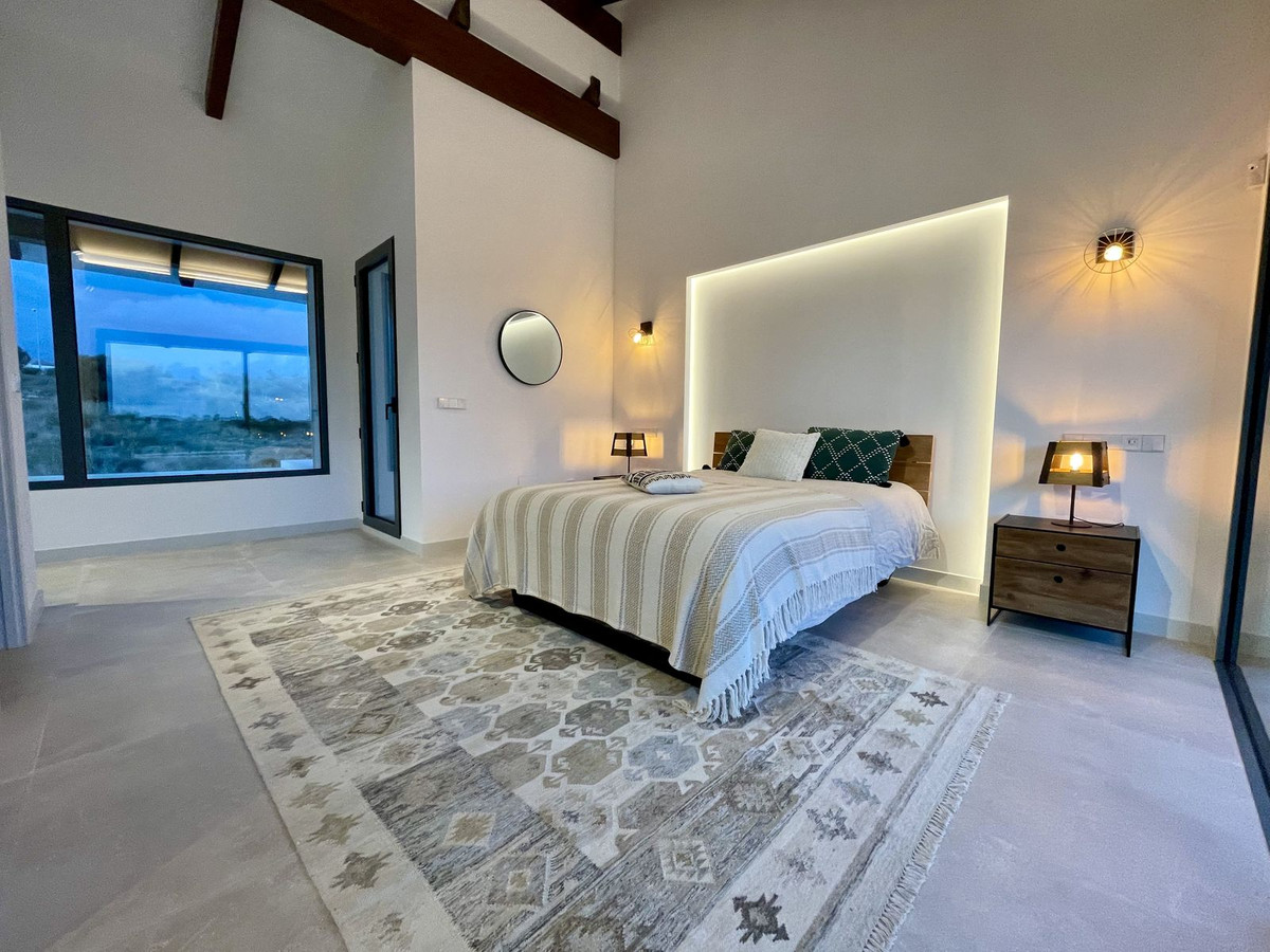 Vrijstaande Villa in Cerros del Aguila-11