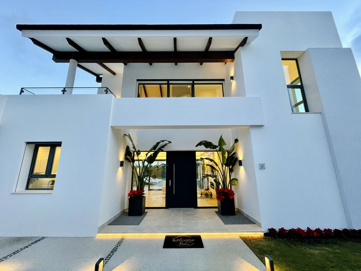 Vrijstaande Villa in Cerros del Aguila-2