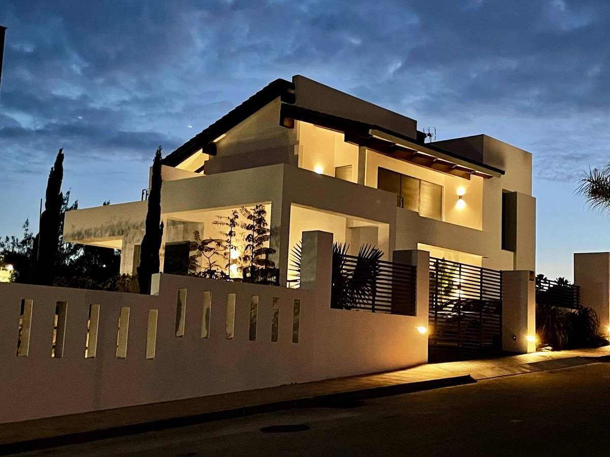 Vrijstaande Villa in Cerros del Aguila-25