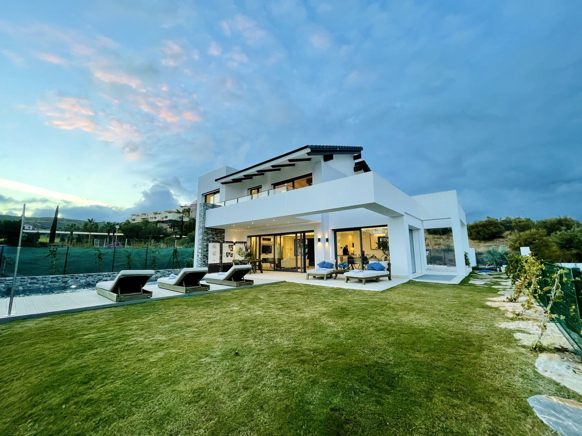 Vrijstaande Villa in Cerros del Aguila-3