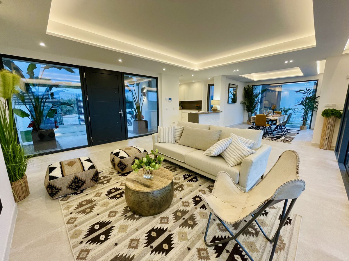 Vrijstaande Villa in Cerros del Aguila-8