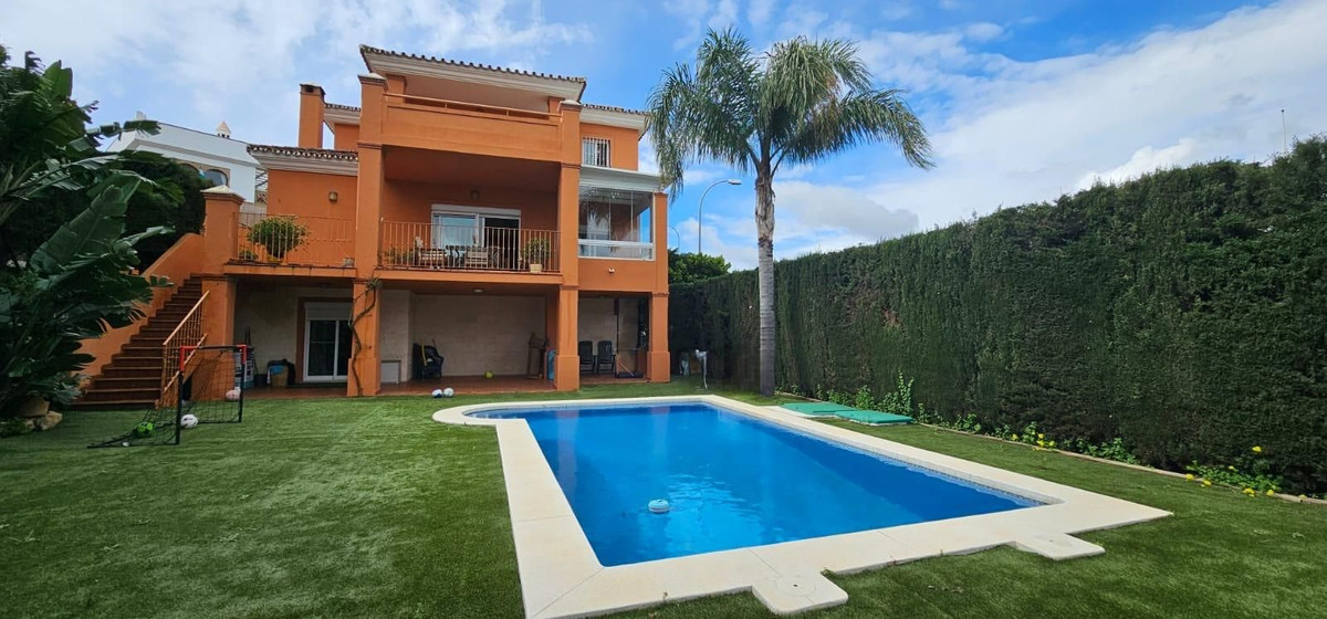 Vrijstaande Villa in Cerros del Aguila-1