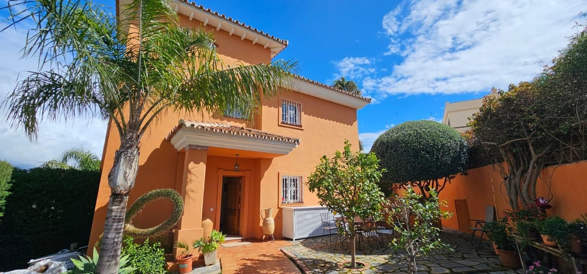 Vrijstaande Villa in Cerros del Aguila-12