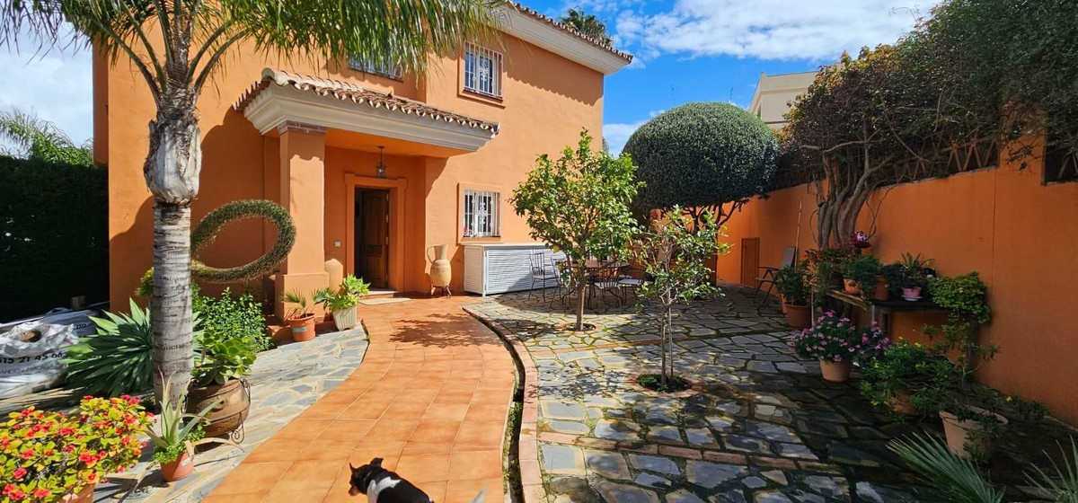 Vrijstaande Villa in Cerros del Aguila-23