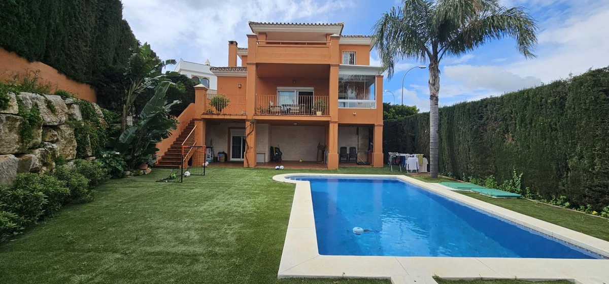 Vrijstaande Villa in Cerros del Aguila-30