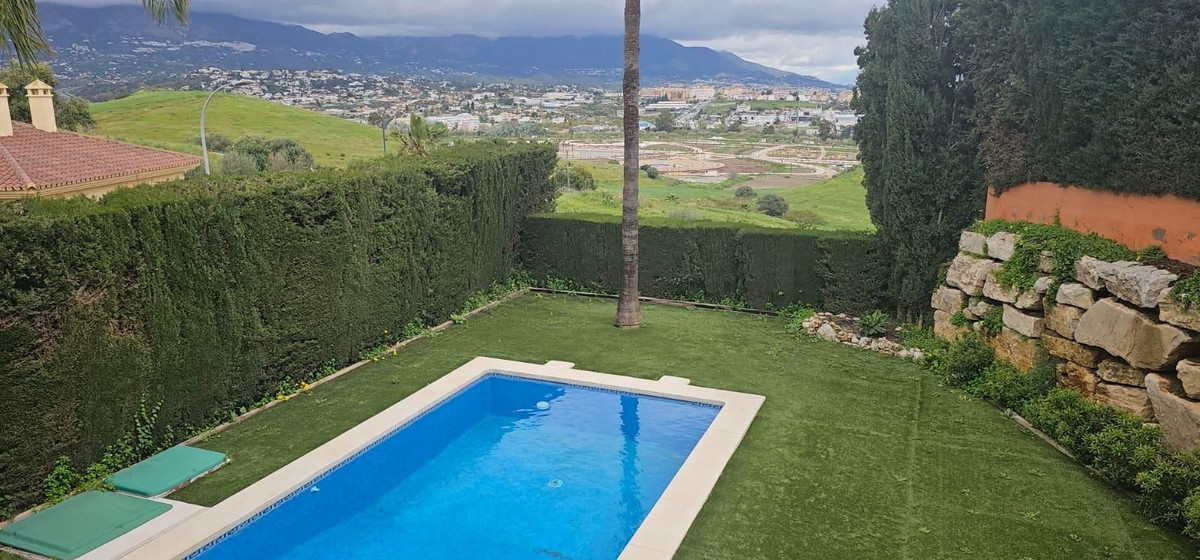 Vrijstaande Villa in Cerros del Aguila-34