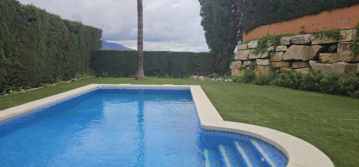 Vrijstaande Villa in Cerros del Aguila-36