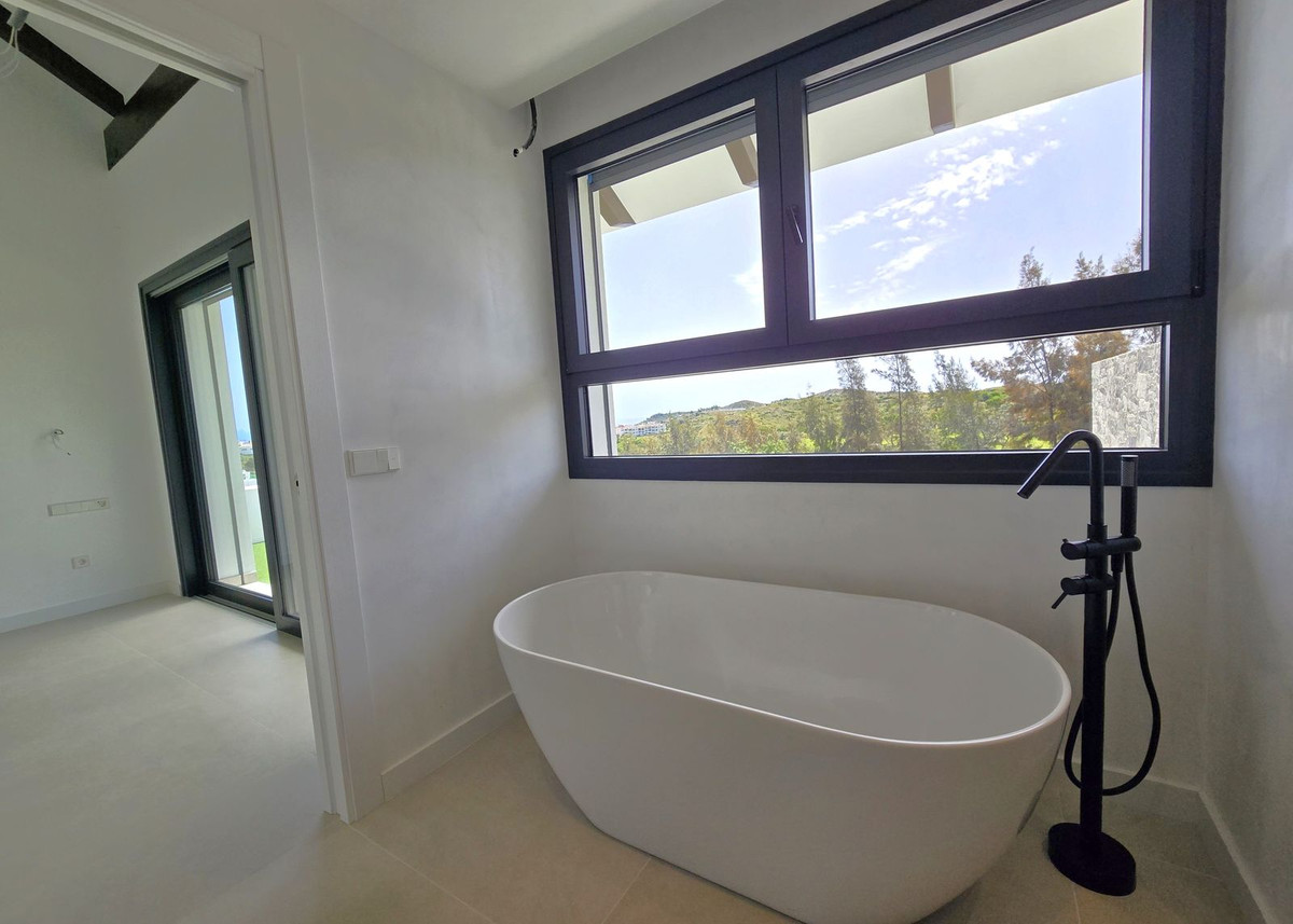Vrijstaande Villa in Cerros del Aguila-12