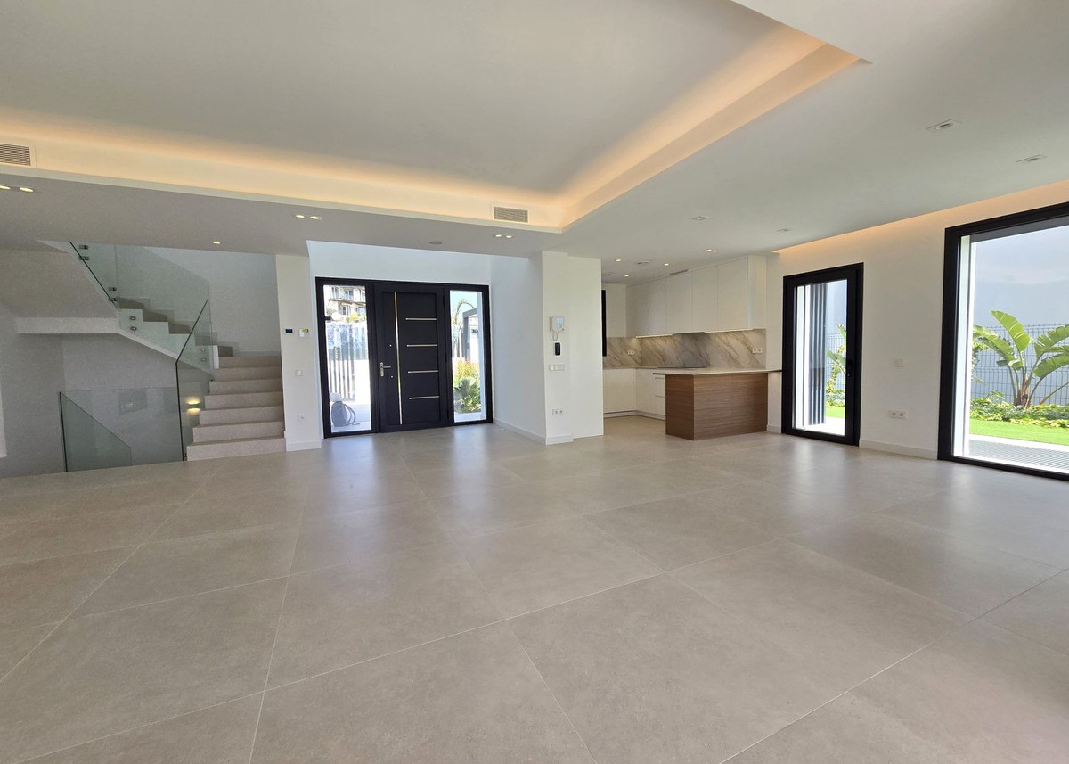 Vrijstaande Villa in Cerros del Aguila-15