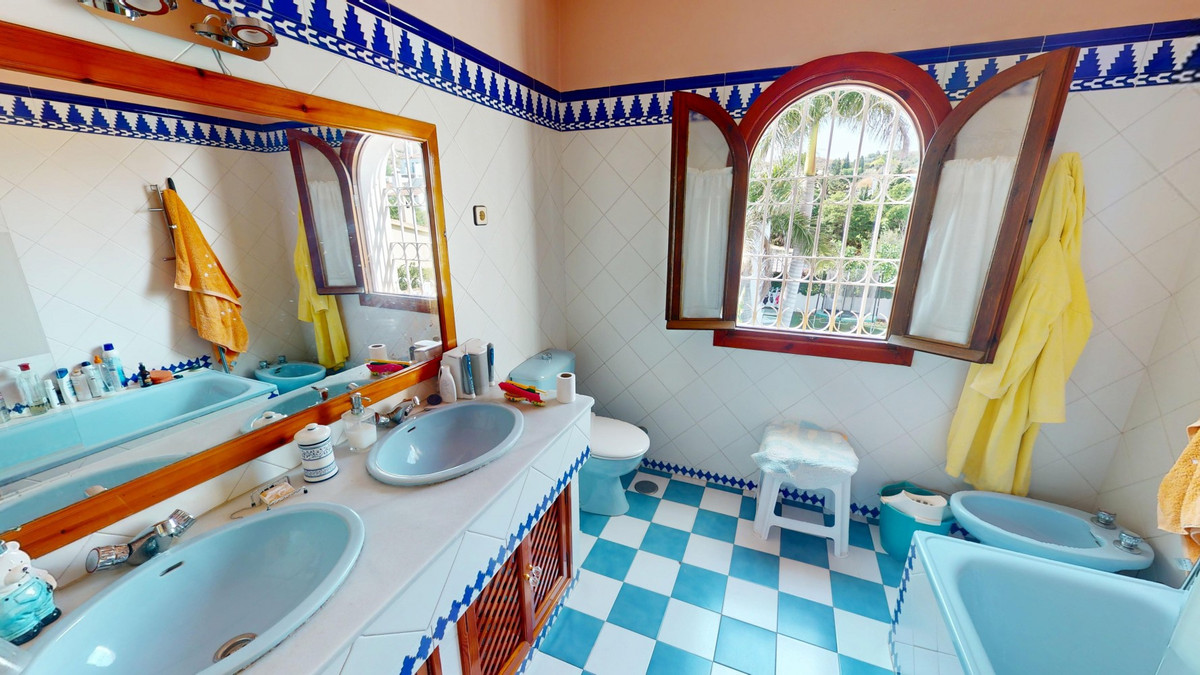 Huis te koop in Chilches | 4 slaapkamers H5138077