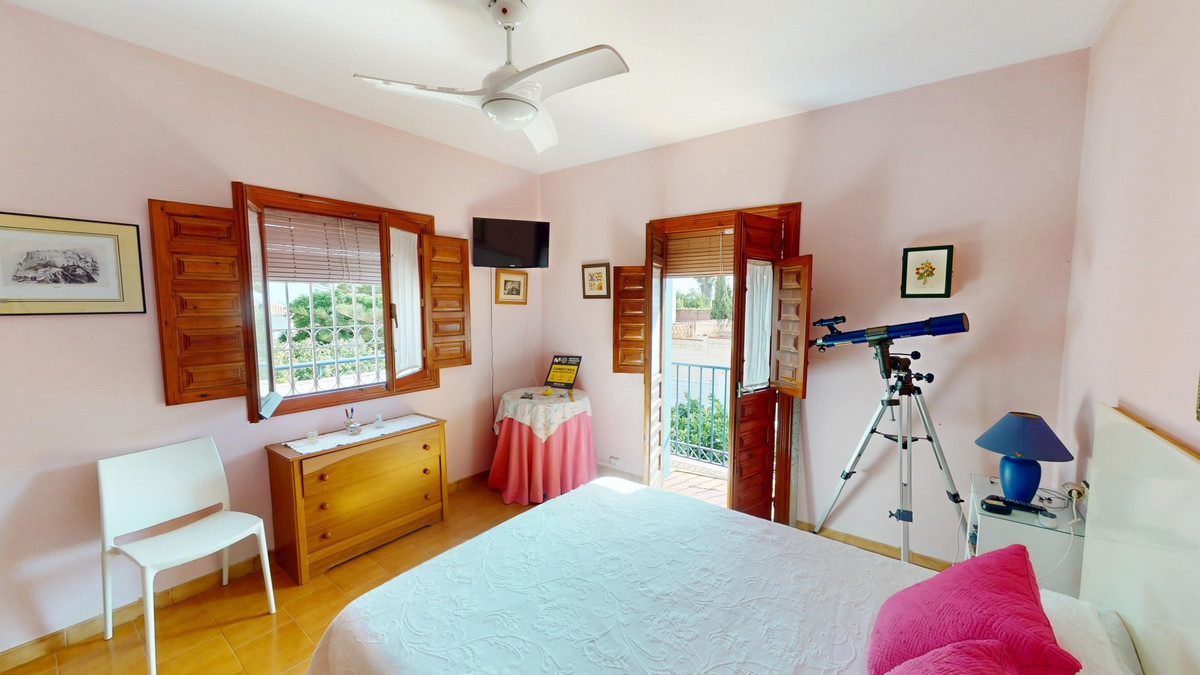 Huis te koop in Chilches | 4 slaapkamers H5138077