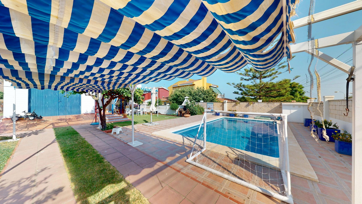 Huis te koop in Chilches | 4 slaapkamers H5138077