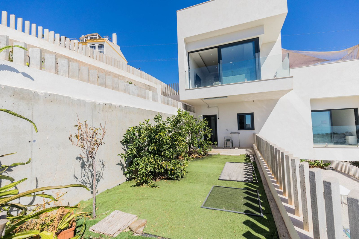 Huis te koop in Chilches | 5 slaapkamers H5164564