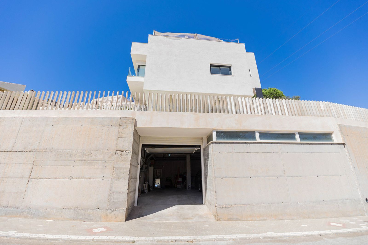 Huis te koop in Chilches | 5 slaapkamers H5164564