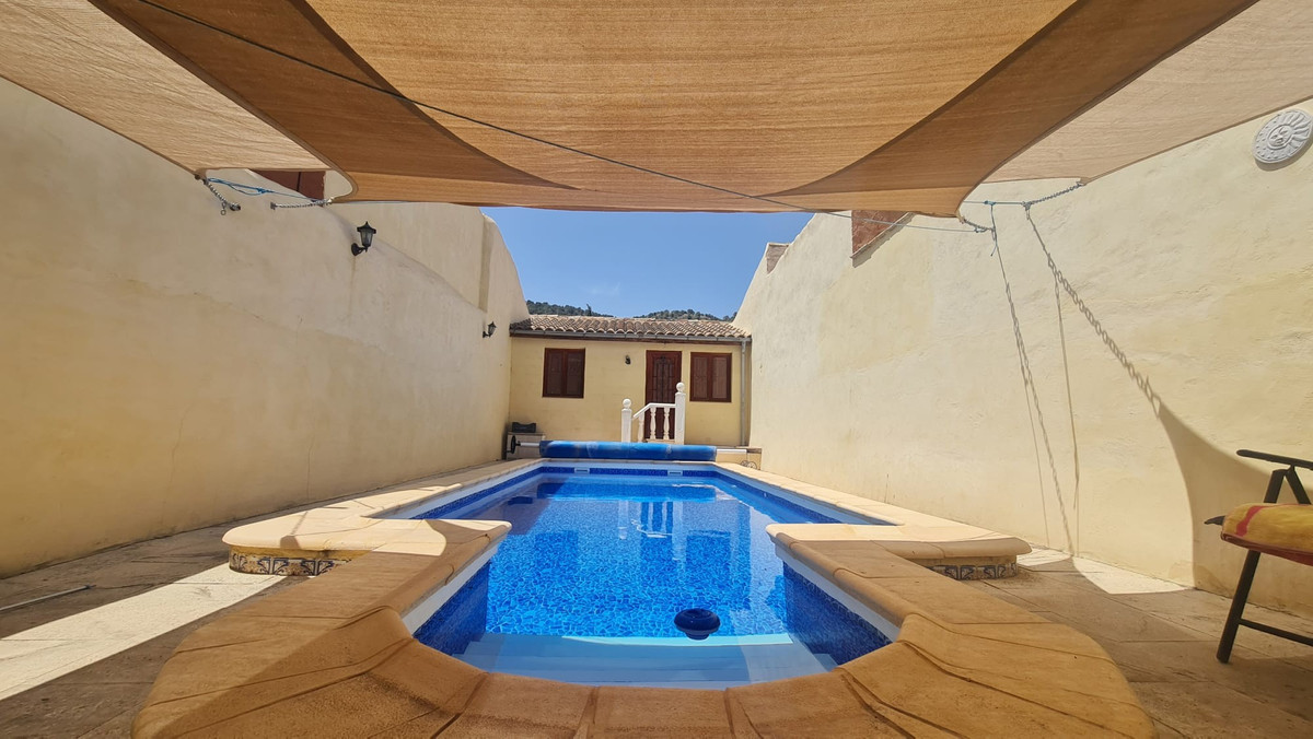 Huis te koop in Chinorlet | 4 slaapkamers H5509600