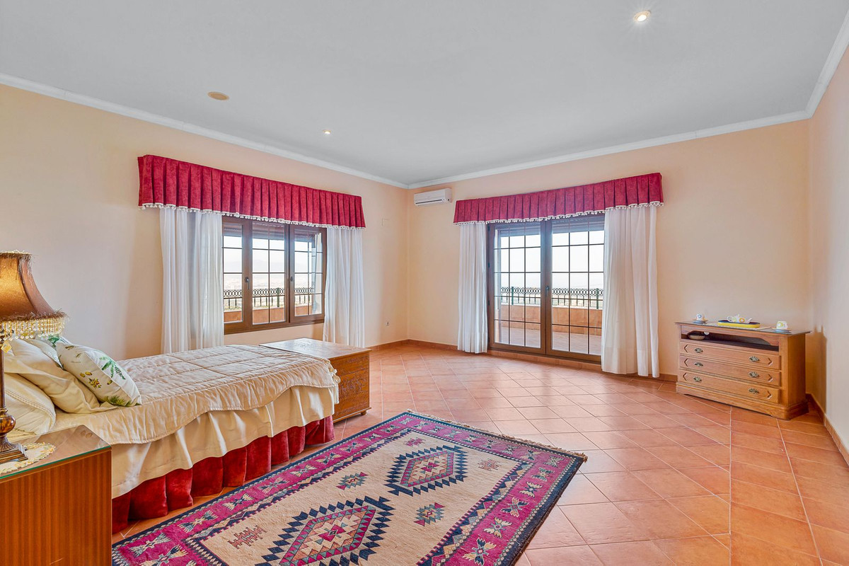 Property main view 33