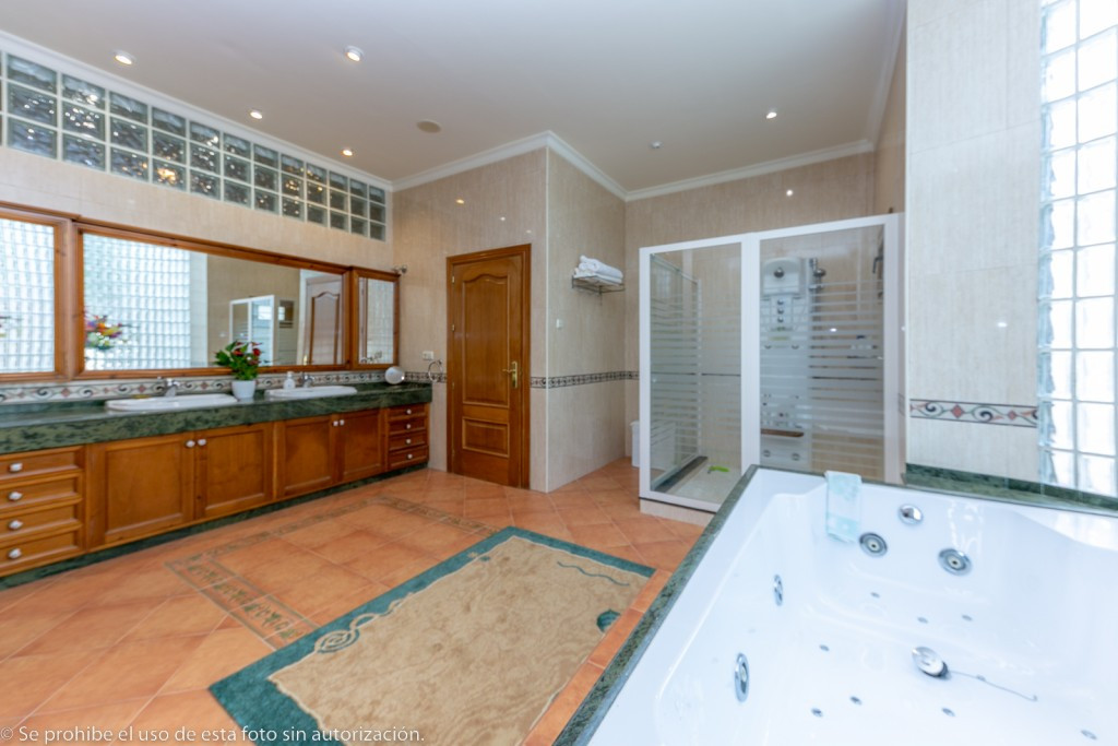Huis te koop in Churriana | 6 slaapkamers H4292725
