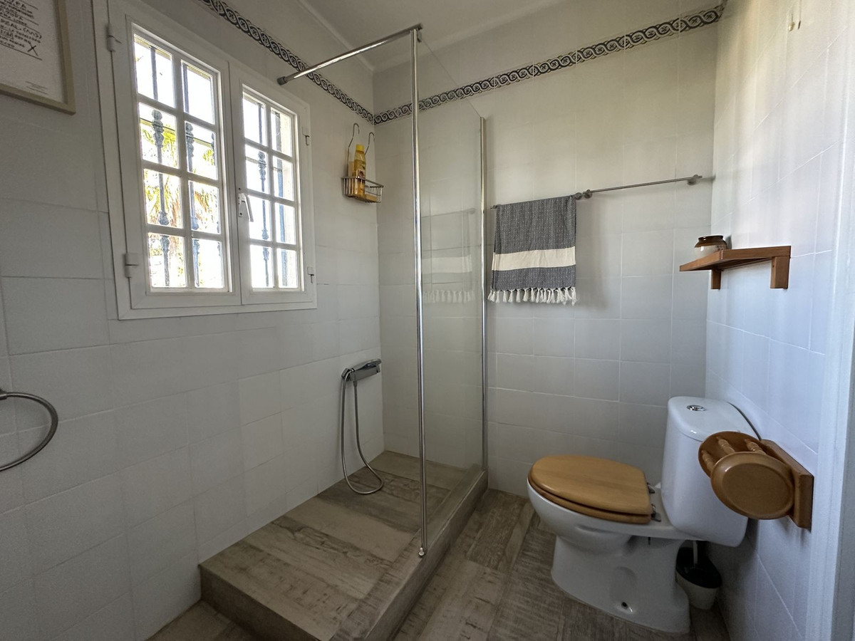Vrijstaande Villa in Churriana-47