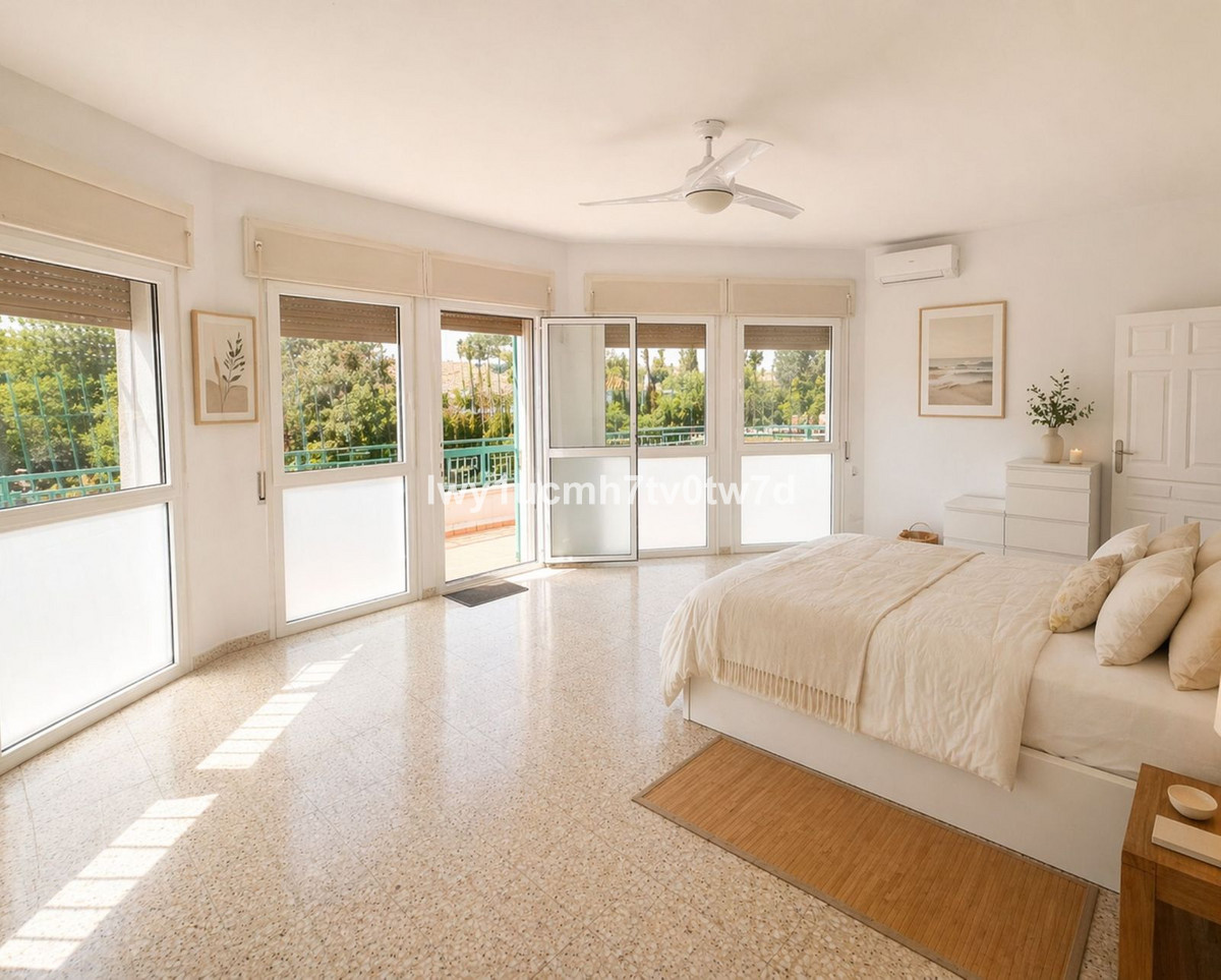 Huis te koop in Churriana | 4 slaapkamers H5366872