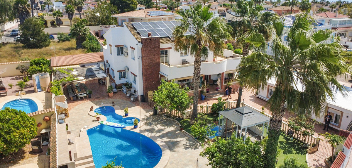 Huis te koop in Ciudad Quesada | 7 slaapkamers H5368513