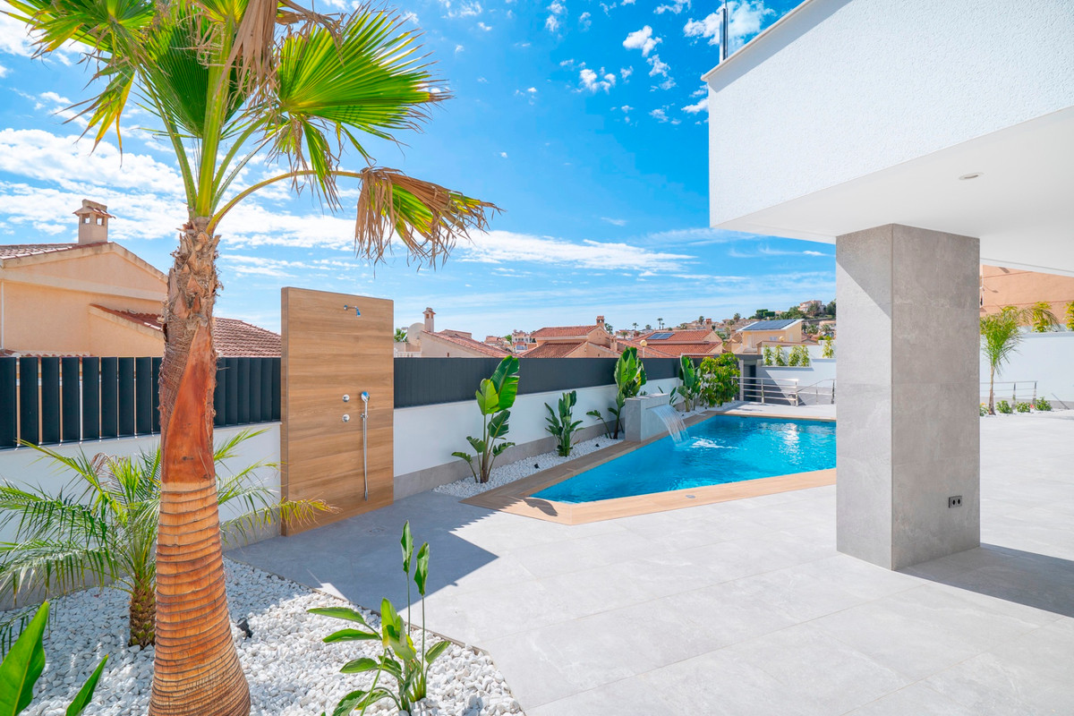 Huis te koop in Ciudad Quesada | 4 slaapkamers H5400946