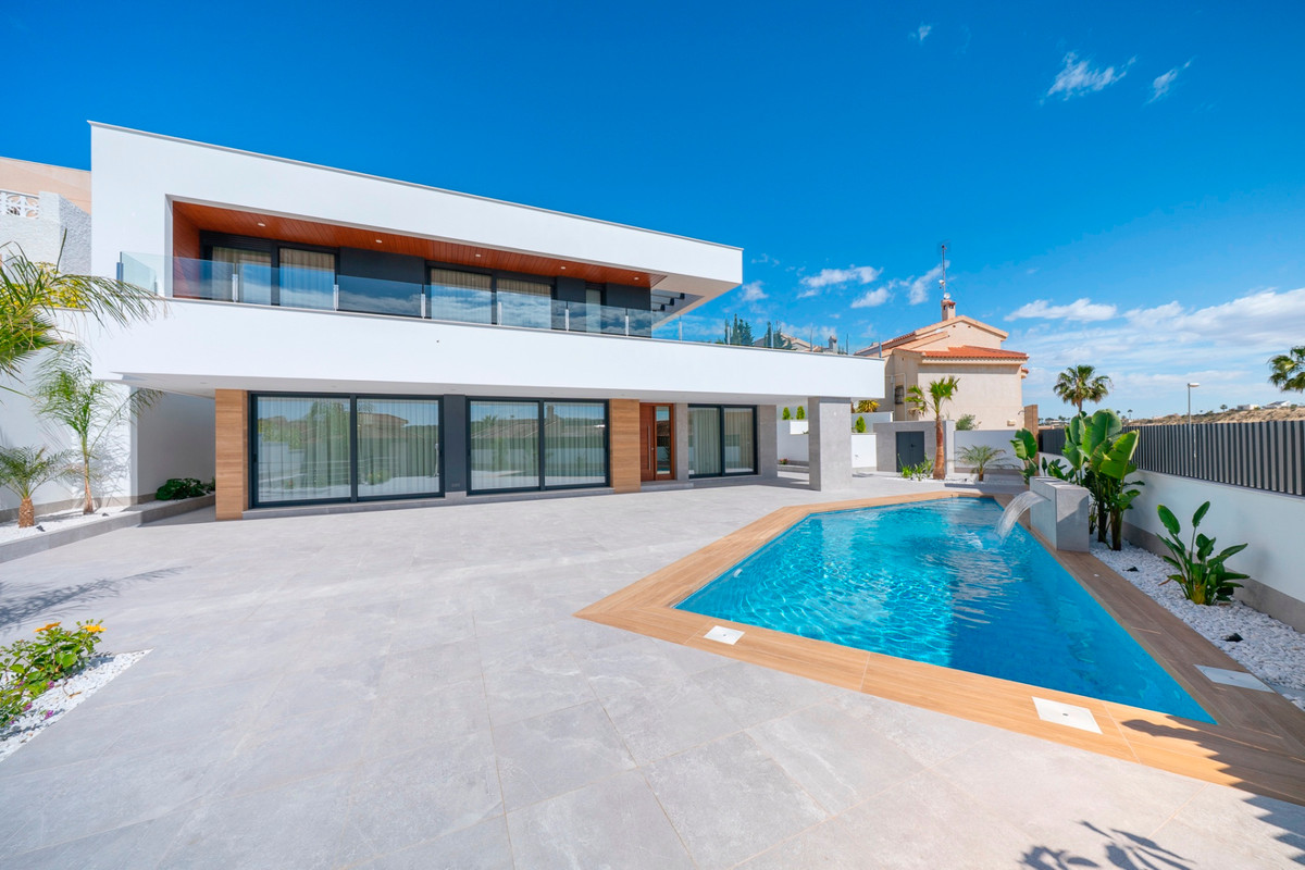 Huis te koop in Ciudad Quesada | 4 slaapkamers H5400946