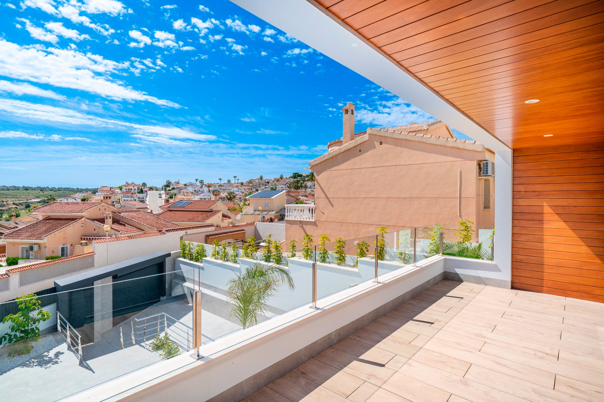 Huis te koop in Ciudad Quesada | 4 slaapkamers H5400946