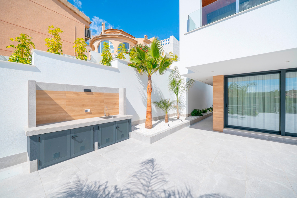 Huis te koop in Ciudad Quesada | 4 slaapkamers H5400946
