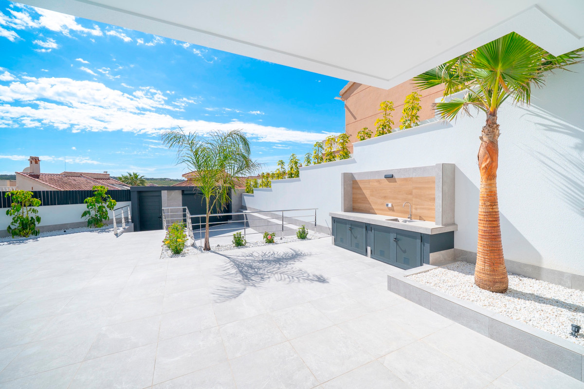 Huis te koop in Ciudad Quesada | 4 slaapkamers H5400946
