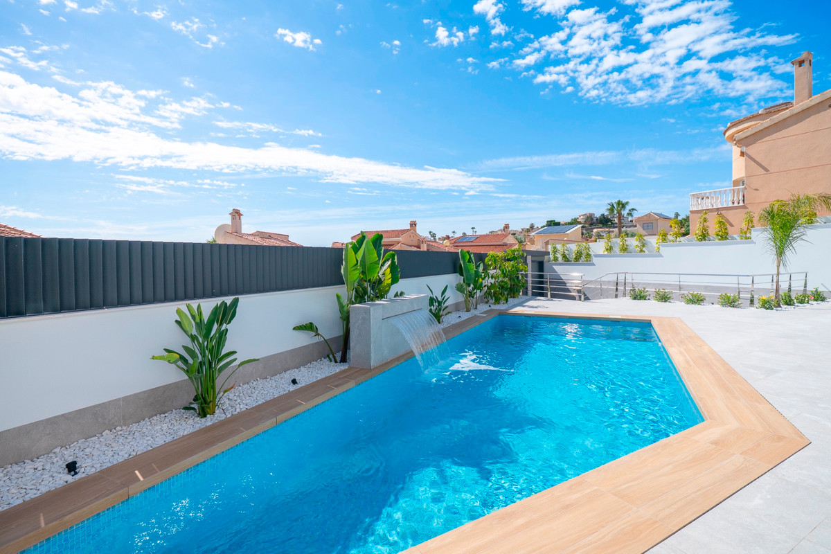 Huis te koop in Ciudad Quesada | 4 slaapkamers H5400946