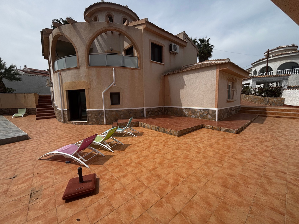 Huis te koop in Ciudad Quesada | 4 slaapkamers H5407093