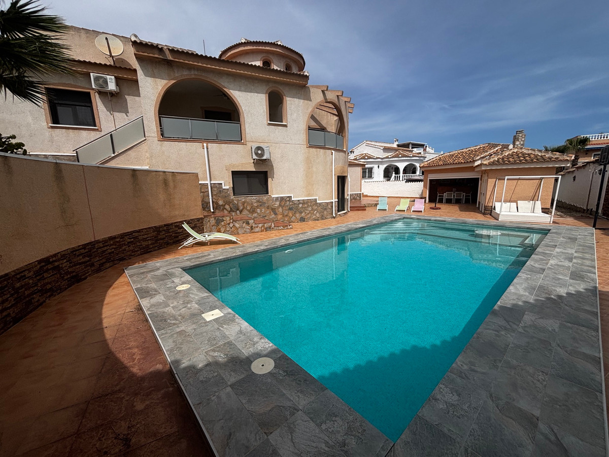 Huis te koop in Ciudad Quesada | 4 slaapkamers H5407093