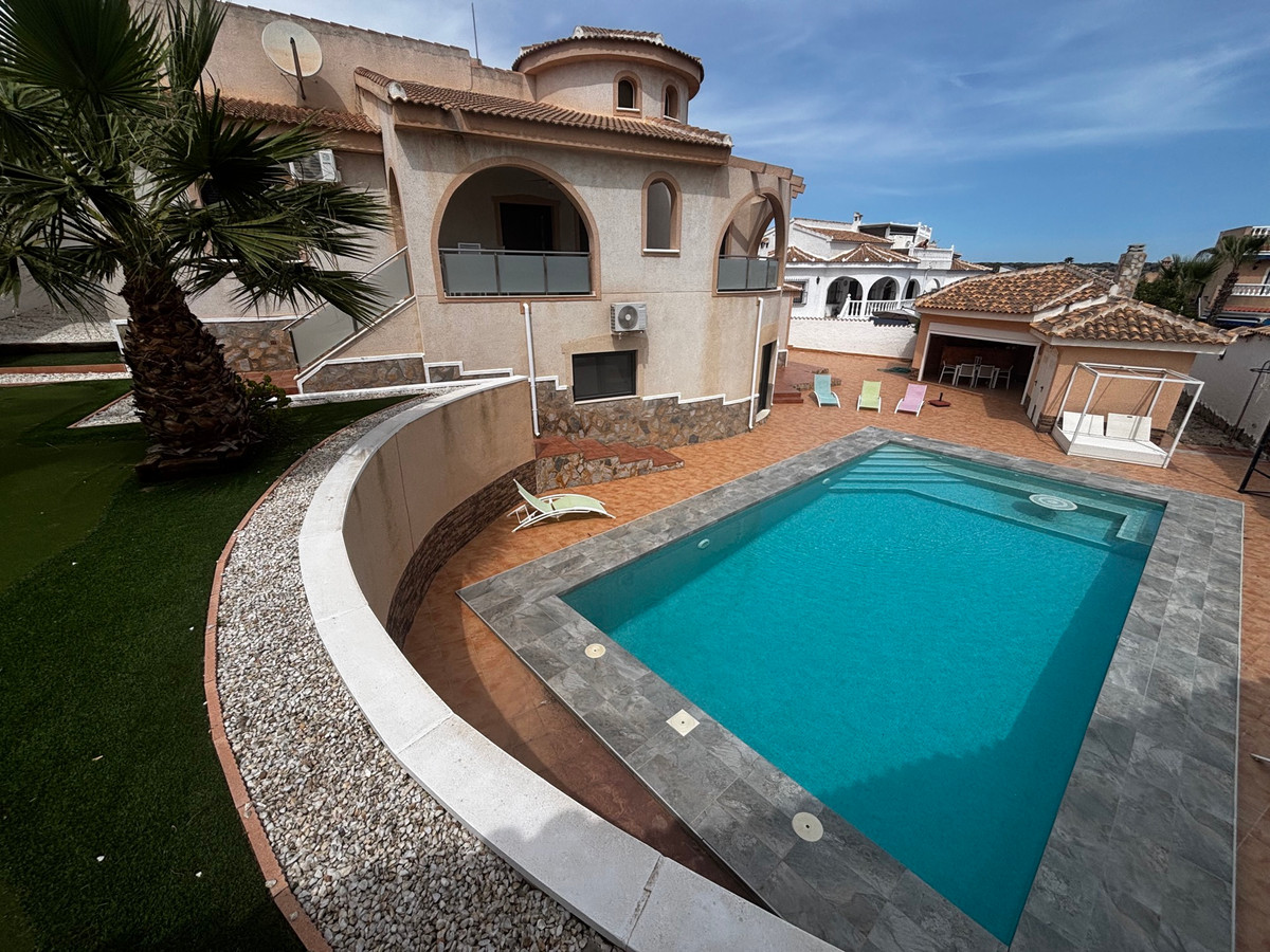Huis te koop in Ciudad Quesada | 4 slaapkamers H5407093