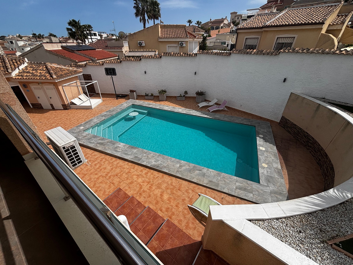Huis te koop in Ciudad Quesada | 4 slaapkamers H5407093