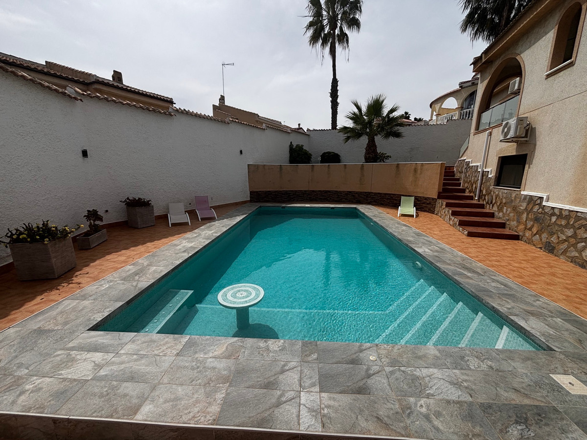 Huis te koop in Ciudad Quesada | 4 slaapkamers H5407093