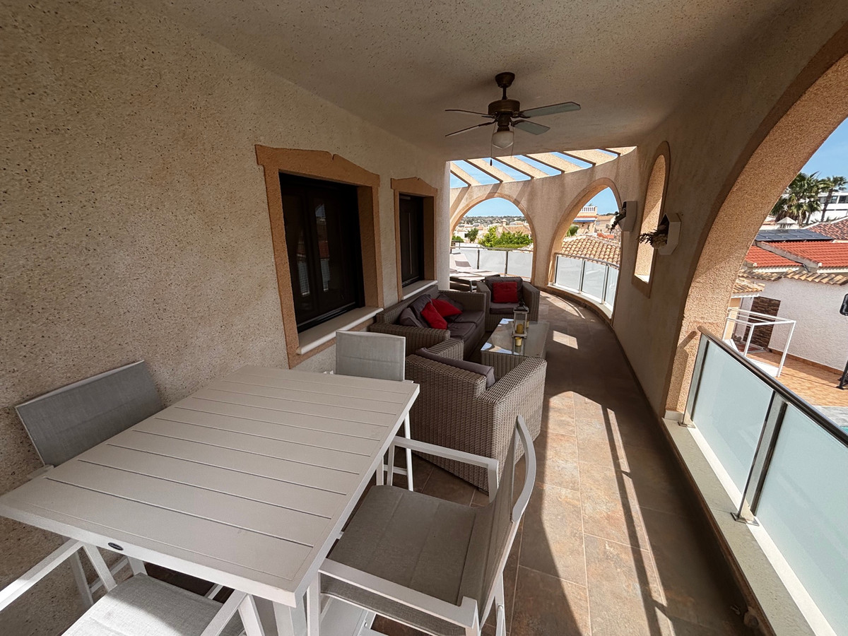 Huis te koop in Ciudad Quesada | 4 slaapkamers H5407093
