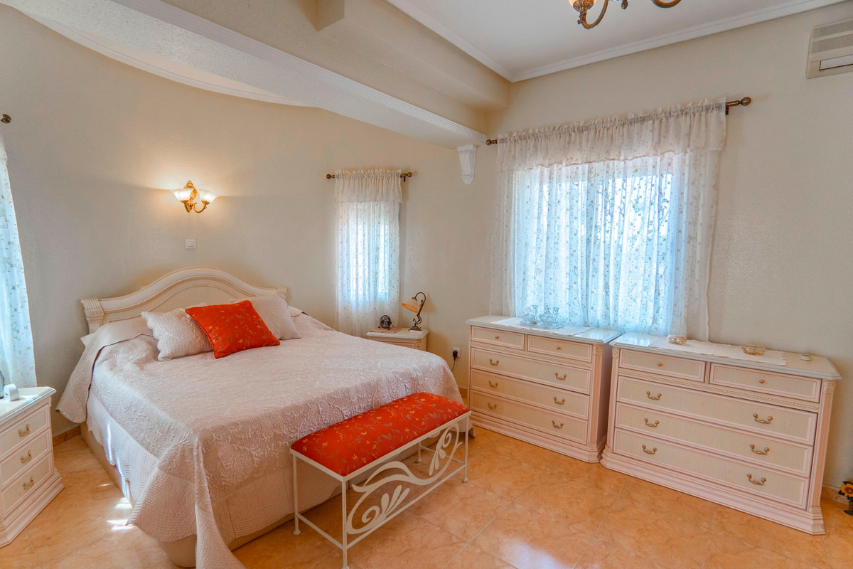 Huis te koop in Ciudad Quesada | 4 slaapkamers H5429344